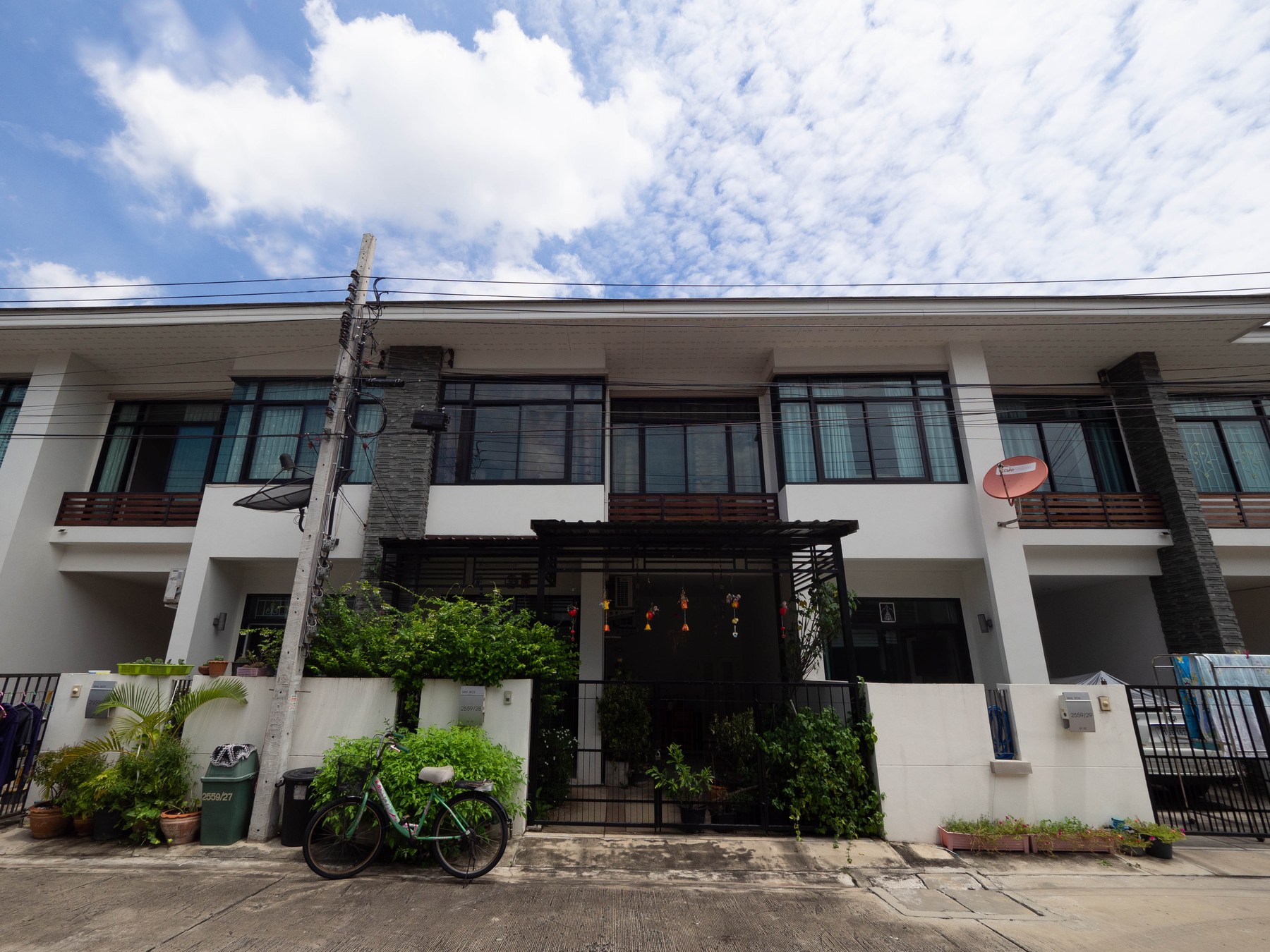 หมู่บ้านเปี่ยมสุข แบริ่ง48 02
