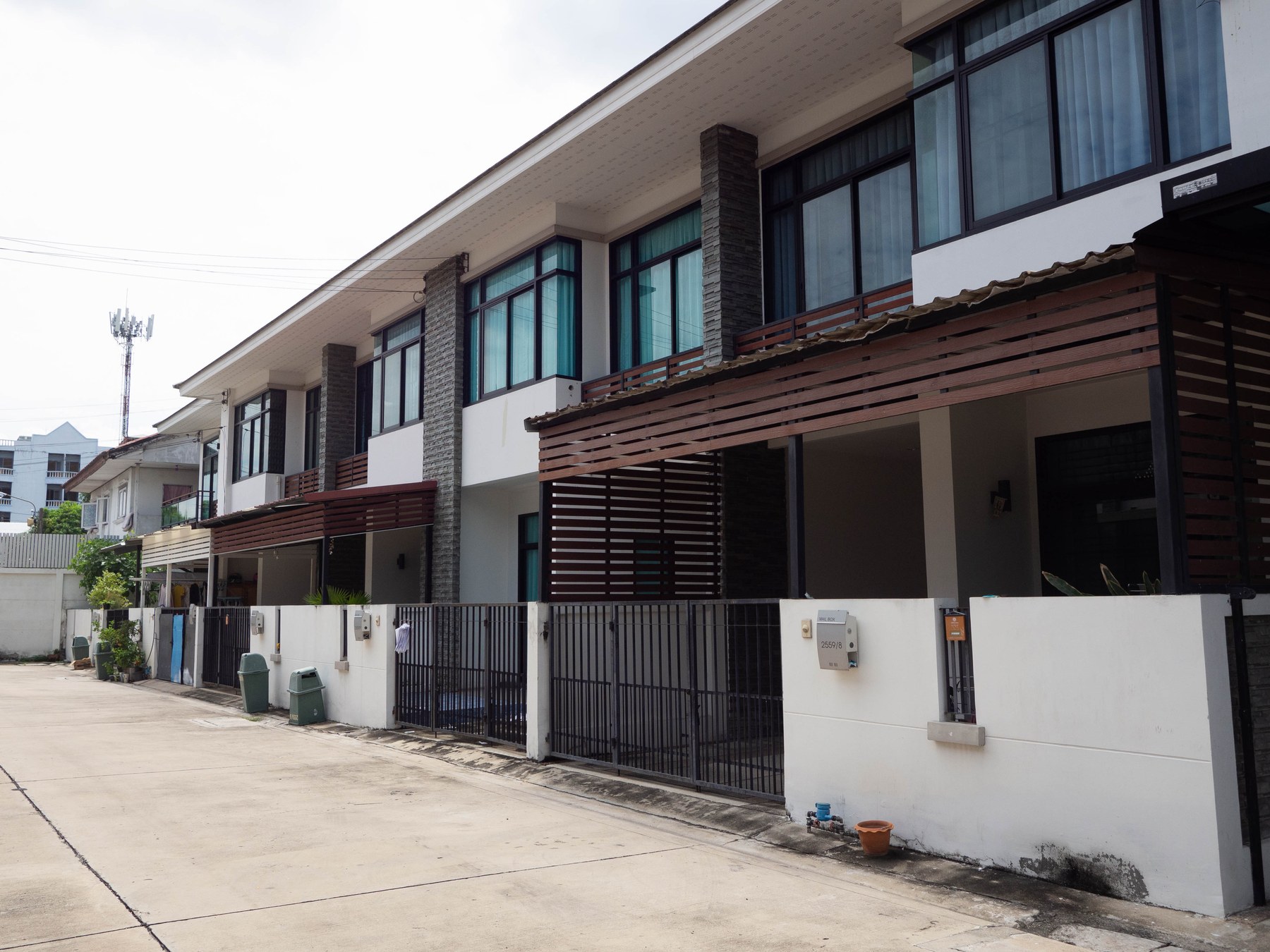 หมู่บ้านเปี่ยมสุข แบริ่ง48